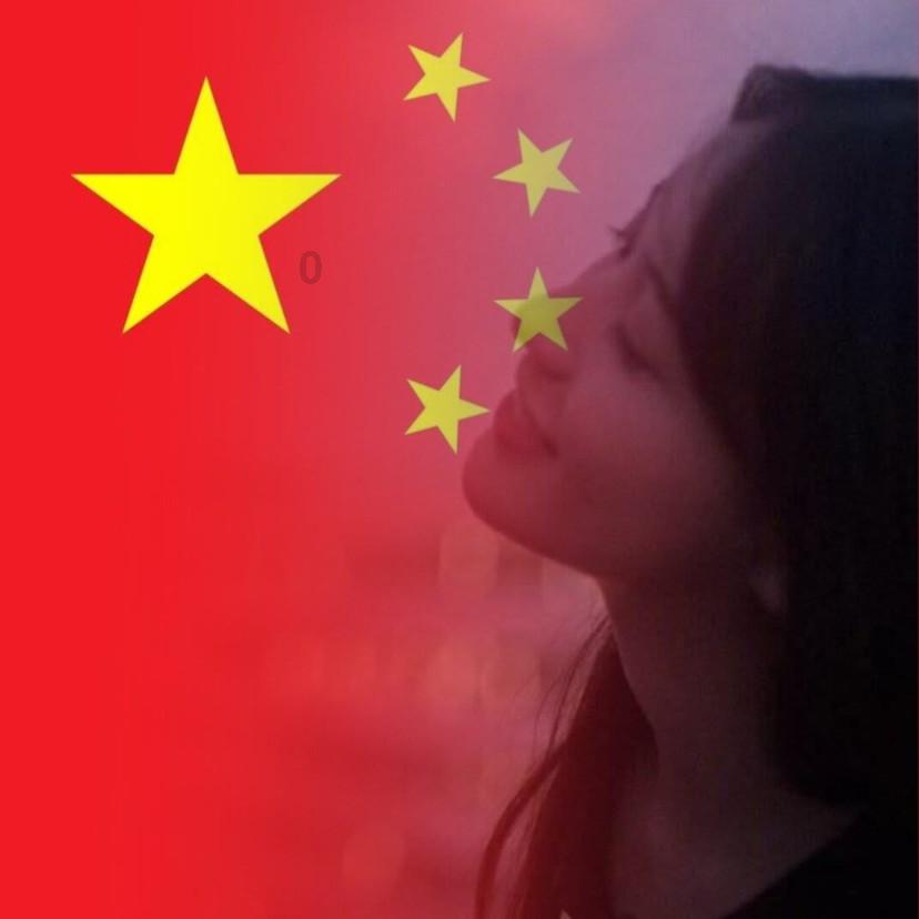 凤姐美甲店曝光!月薪七万引热议,身材发福依旧自信满满