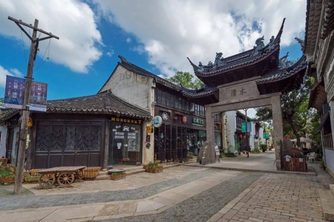 男人在面对事业和爱情的时候，只能选择其一，一般都会选什么。游戏画面